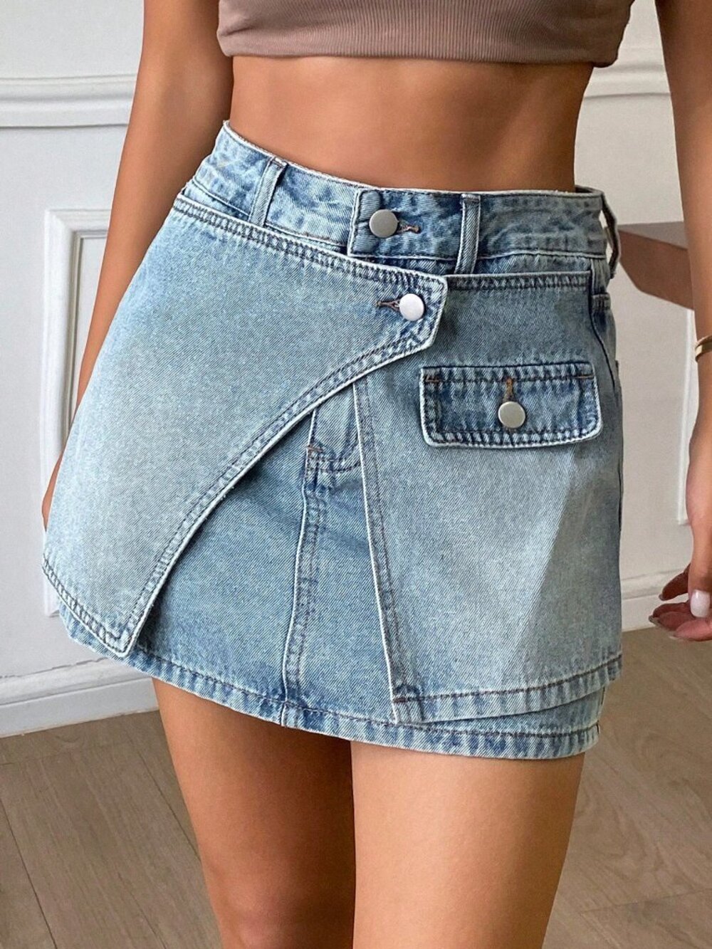Medium Wash Casual Women's Regular Fit Mid-Waist Split Patchwork Denim Shorts - Picture 3 of 7